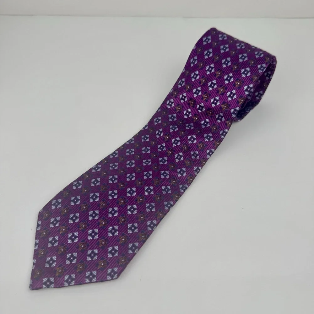 Jos A Bank Purple Geometric Medallion Necktie Mens Silk Blend Retro Tie